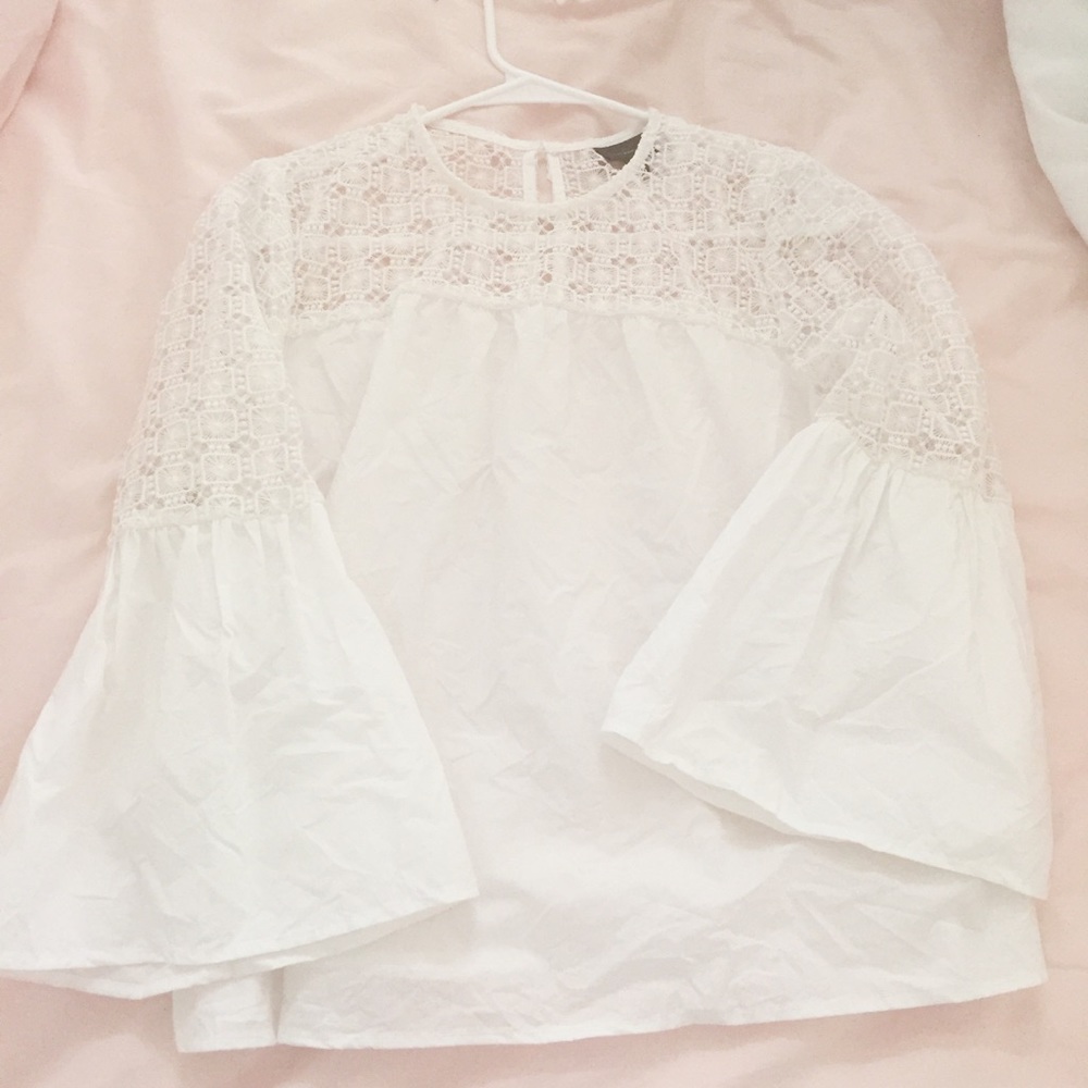 NWOT Who What Wear Target Bell Sleeve Blouse